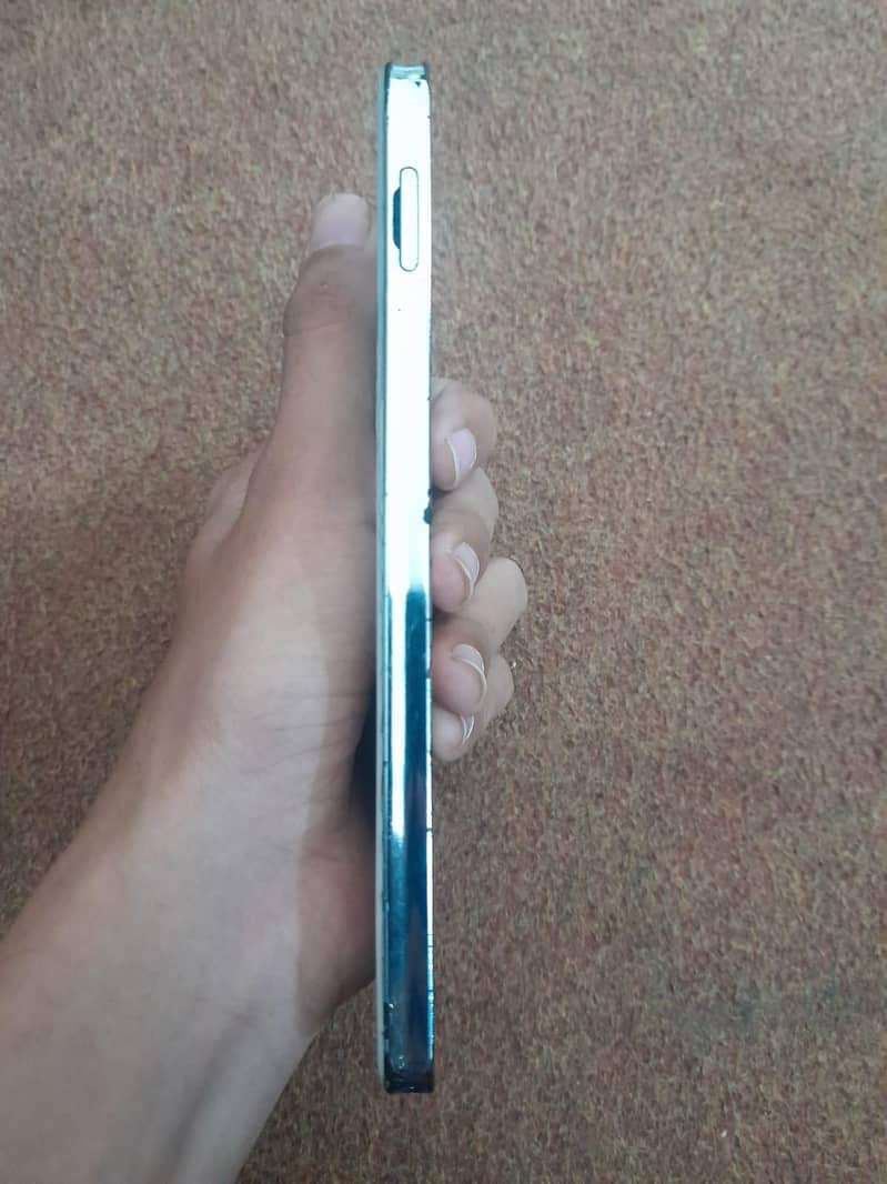 Sharp Aquos Zero6 exchange with iphone 4