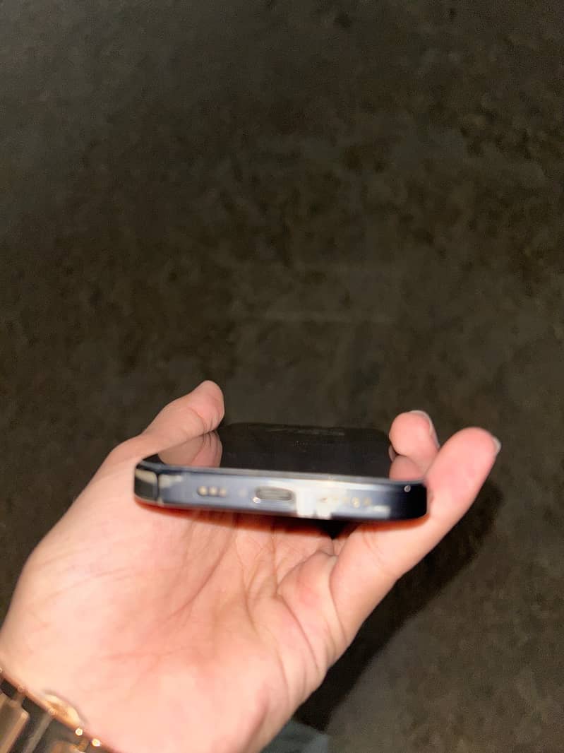 Apple iPhone 15 Pro 2