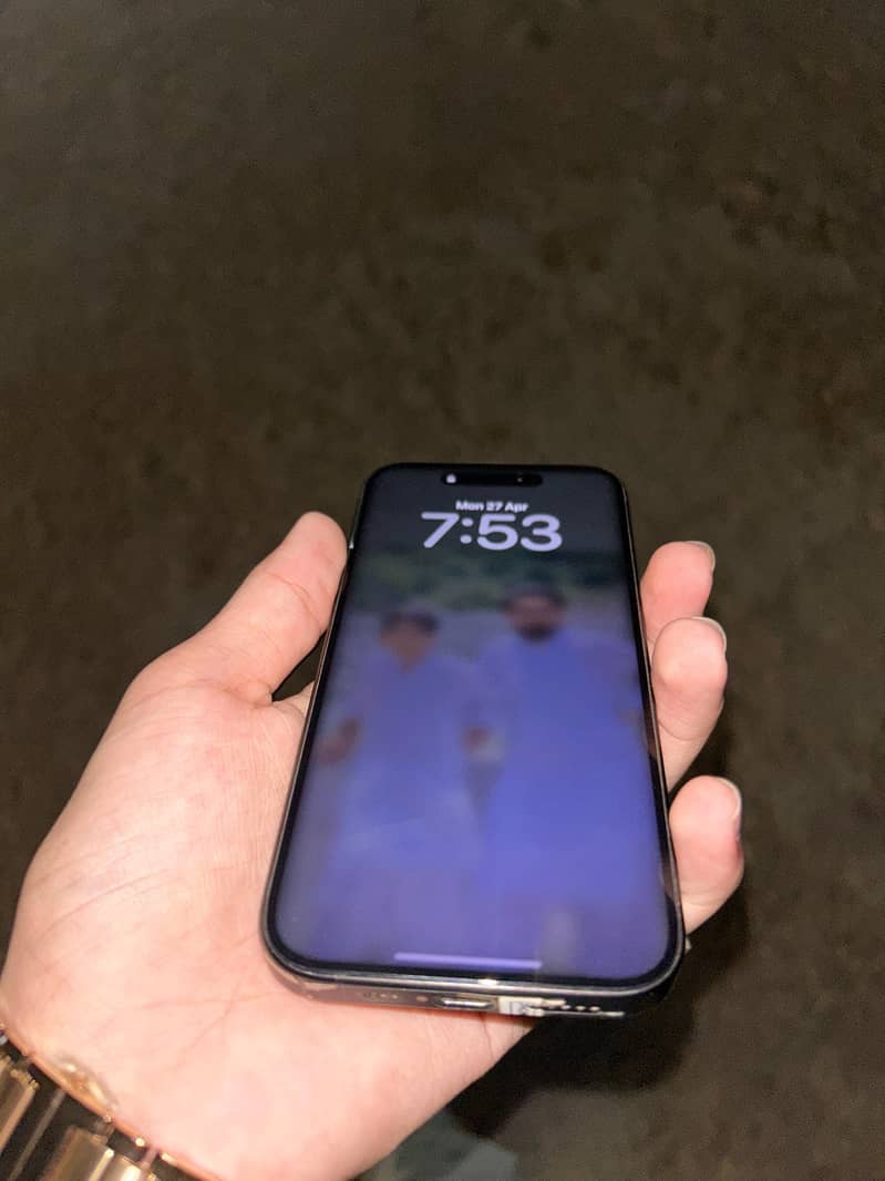 Apple iPhone 15 Pro 3