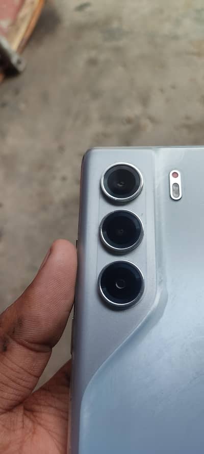 Technology camon 40 pro /   5 Month wrantty pri ha