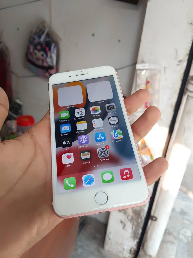 Apple iPhone 7 Plus 0