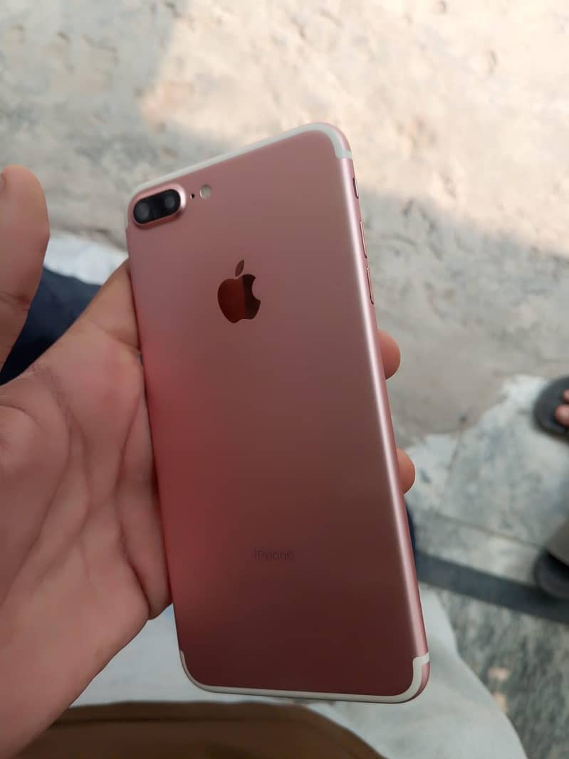 Apple iPhone 7 Plus 6