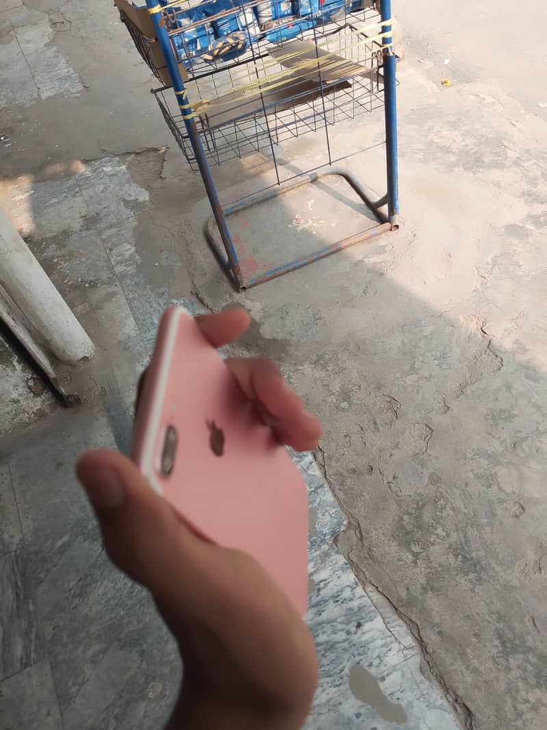 Apple iPhone 7 Plus 7
