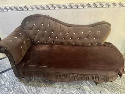 Dewan sofa
