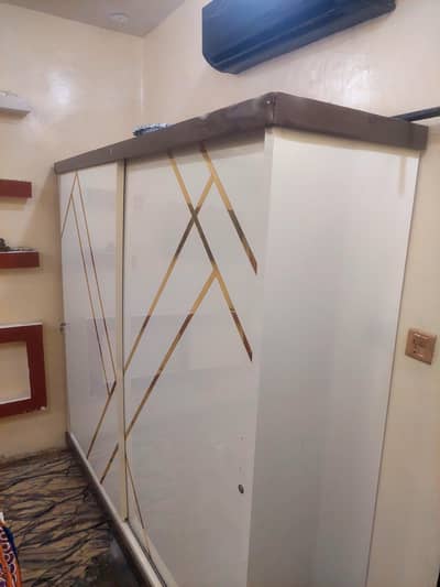 Complete Bedroom Furniture Set for Sale – Good Condition 160.000