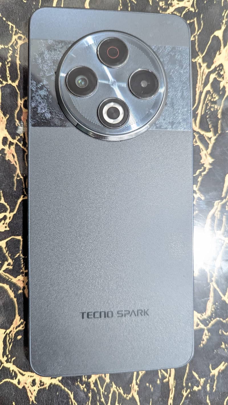 Tecno Spark 30 1