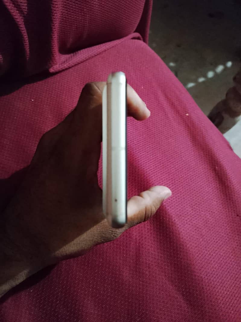Google Pixel 7 4