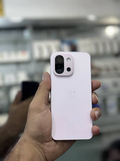 One Plus 13t non active 4 months sim time
