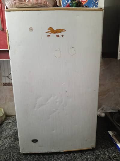 Single Door Fridge with Freezer