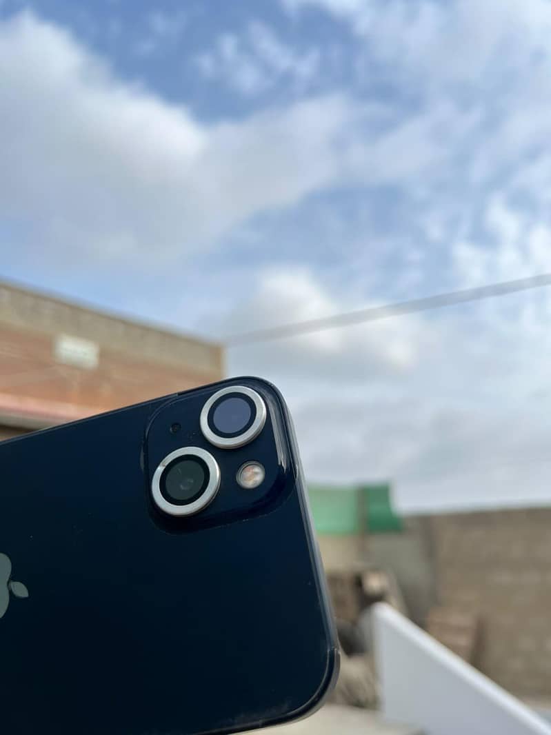 Apple iPhone 13 1
