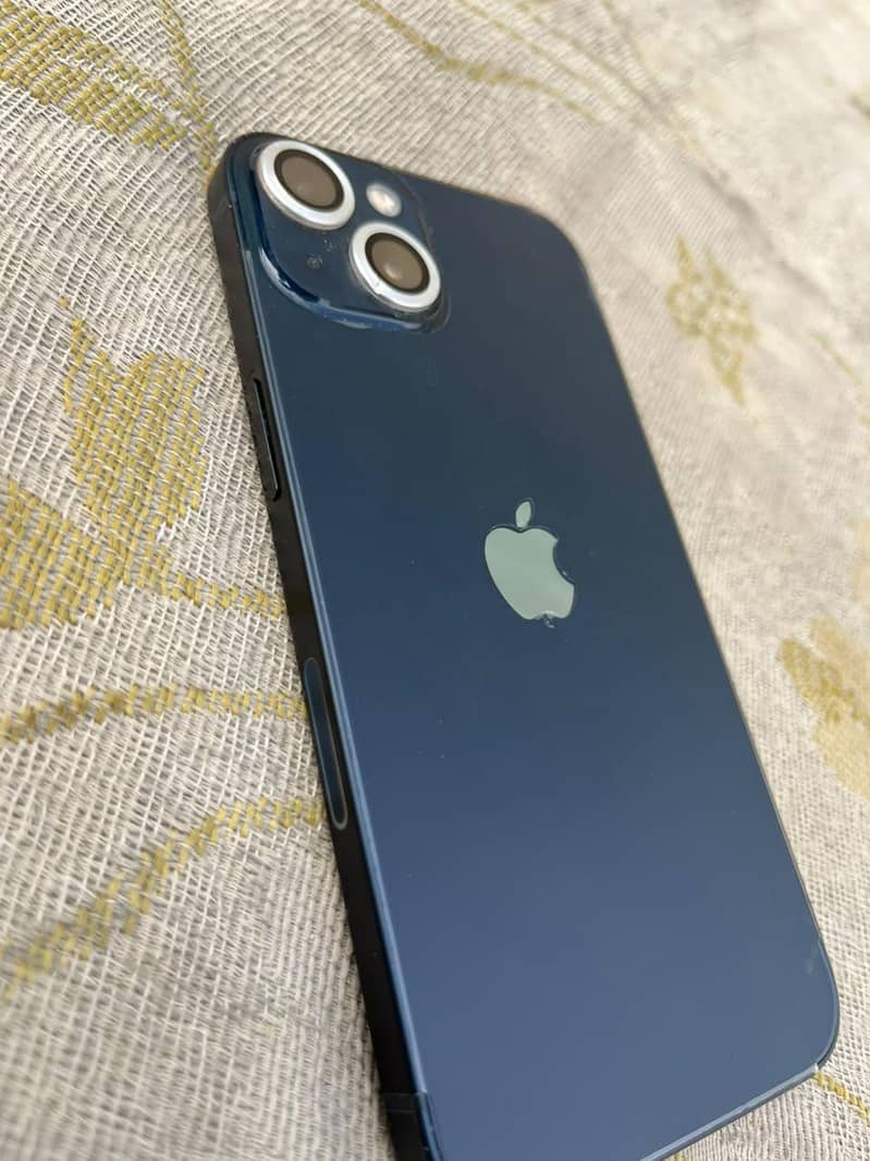 Apple iPhone 13 2