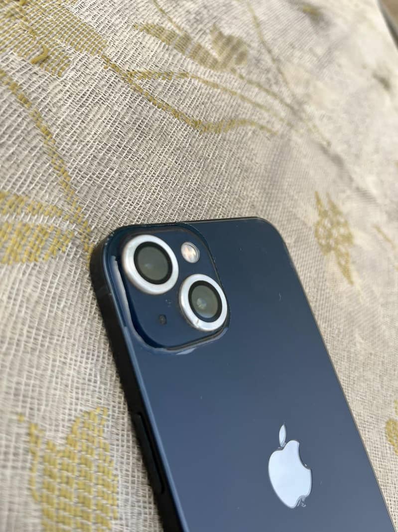 Apple iPhone 13 3