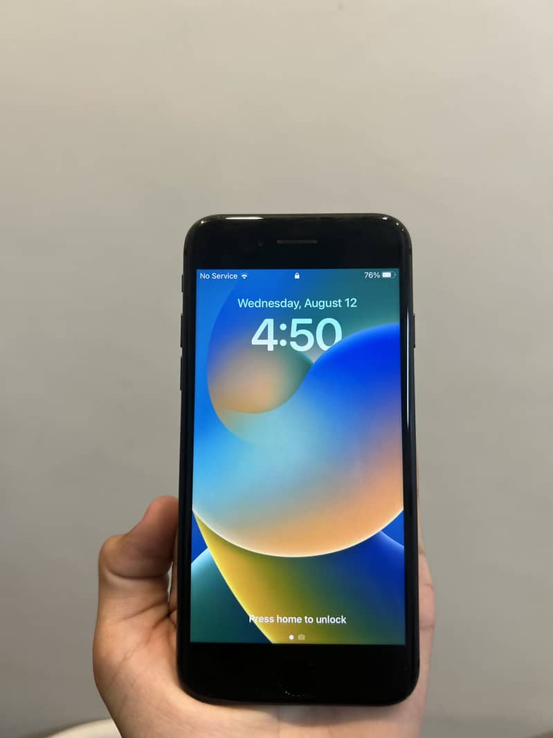 Apple iPhone 8 1