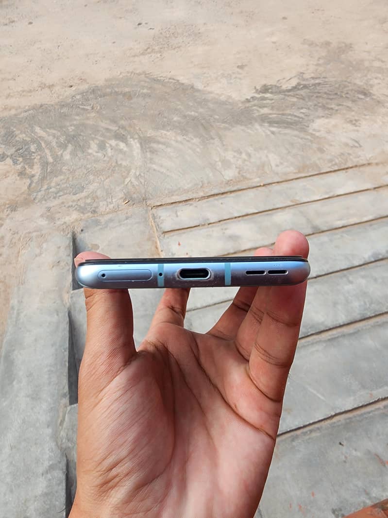 One Plus 9R 1