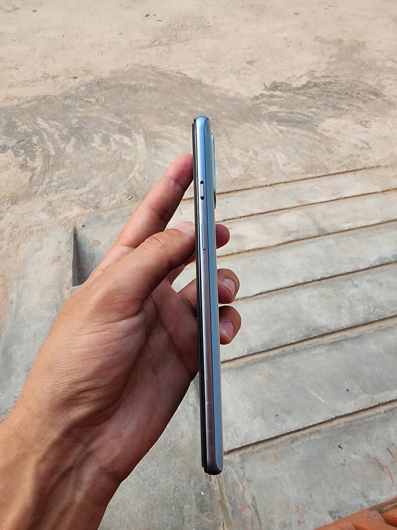 One Plus 9R 2
