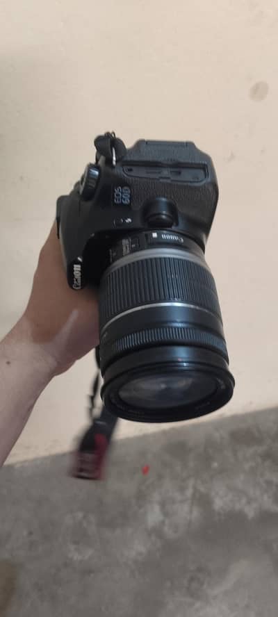I am selling my cannon 60D DSLR camera