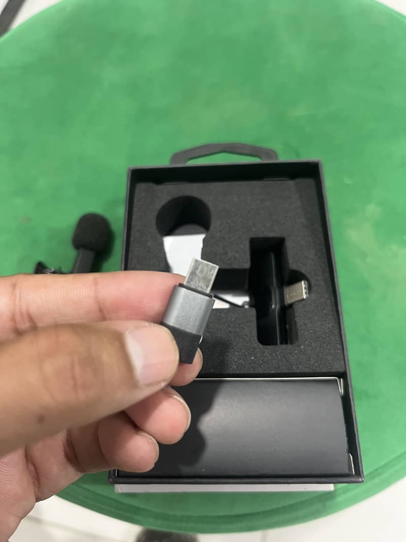 Wireless Microphone 4