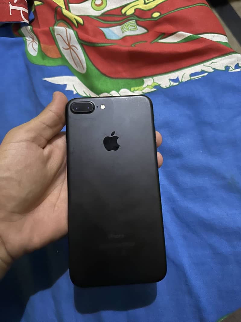 Apple iPhone 7 Plus 3