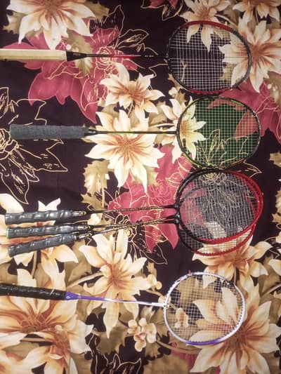 2 yonex rackets orignal 4 china made total 6 rackets