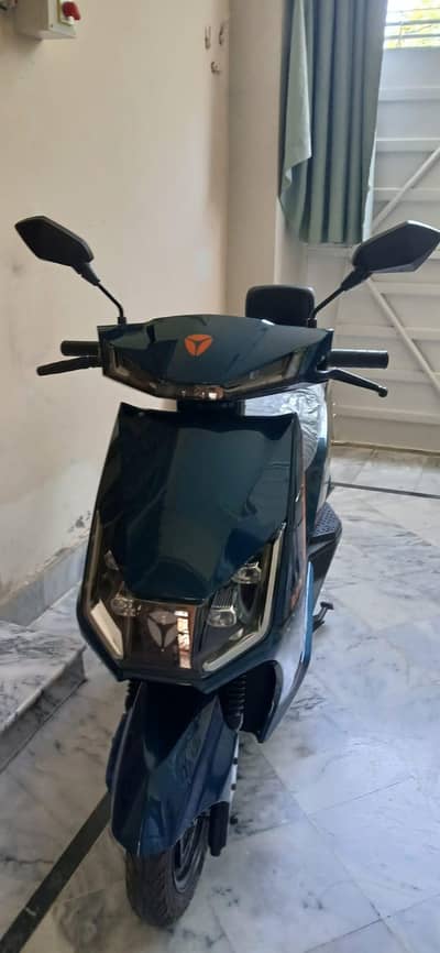 yadea t5L for sale 2 months used brand new