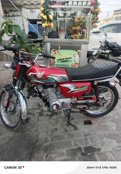 Honda 125 23 model  lush conditions All ok contact 03278795459