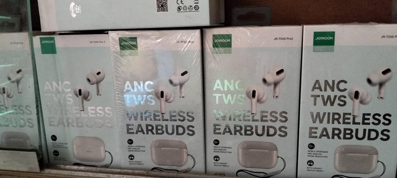 earbuds 0