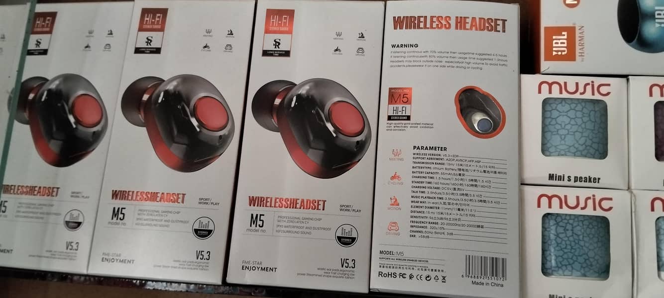 earbuds 1