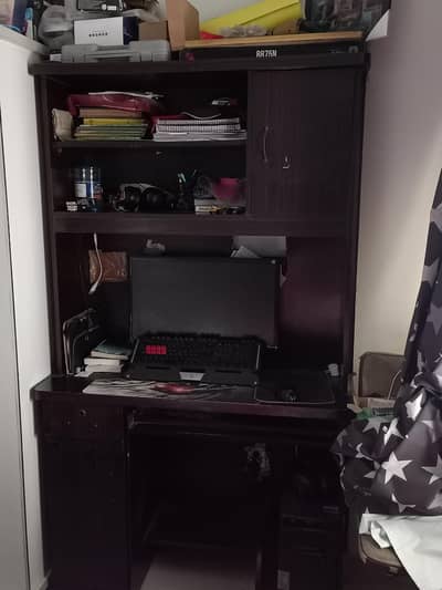 Computer table