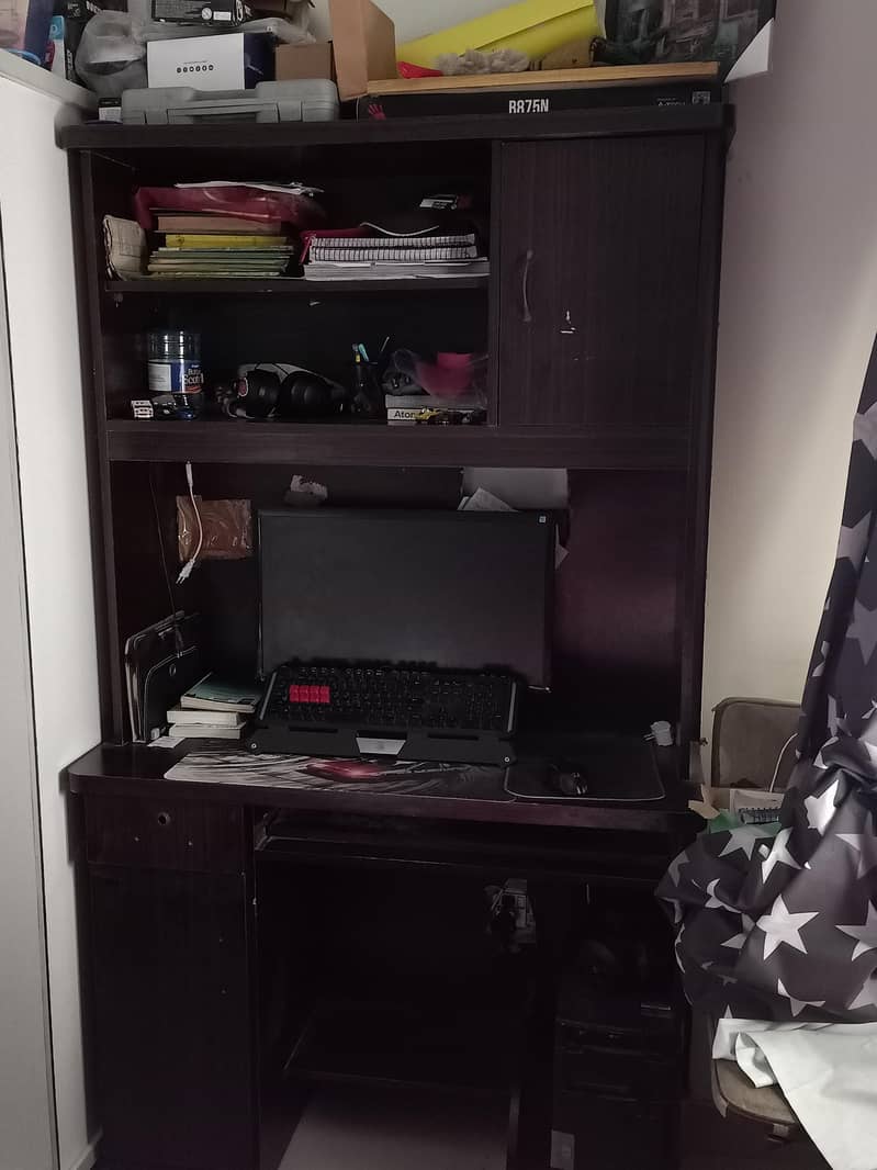 Computer table 0