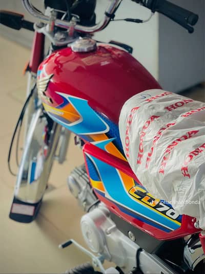 Cd 70 red colour condition new almost