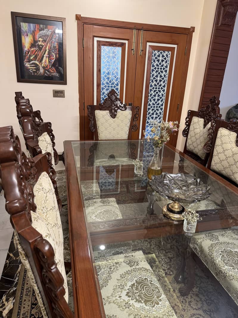 8 seater dining table , Solid wood 0