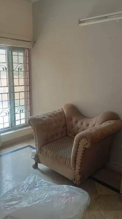Mustafa Town - Qayyum Block Lower Portion Sized 10 Marla