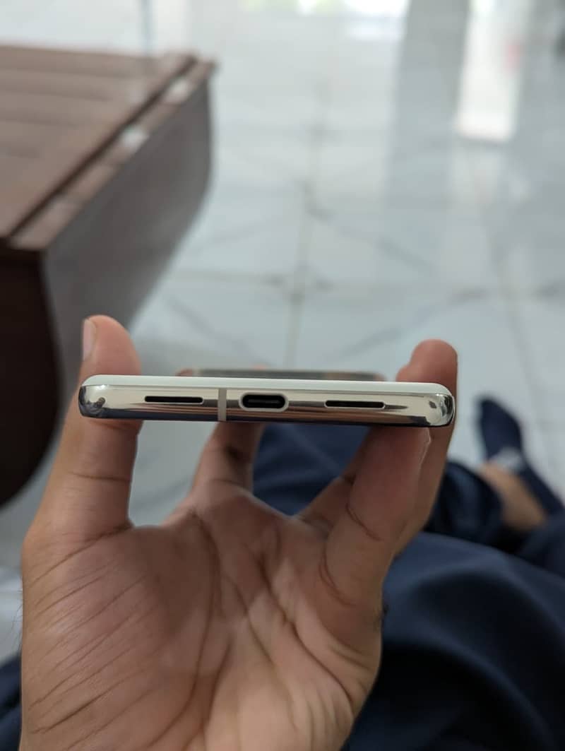 Google Pixel 8 Pro 4