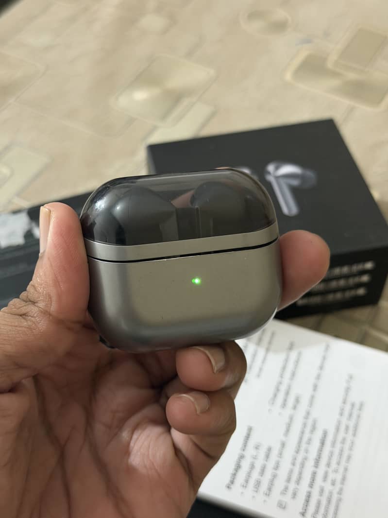 Buds 3 Pro 1