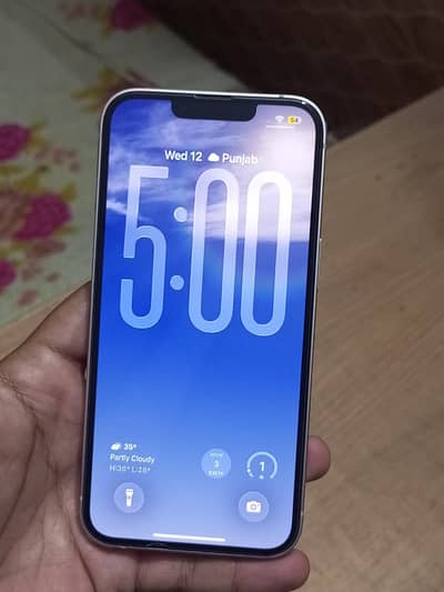 Apple iPhone 13