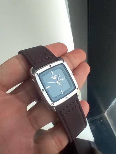 Seiko 5. TV dial. rare vintage watch.  all new perfect