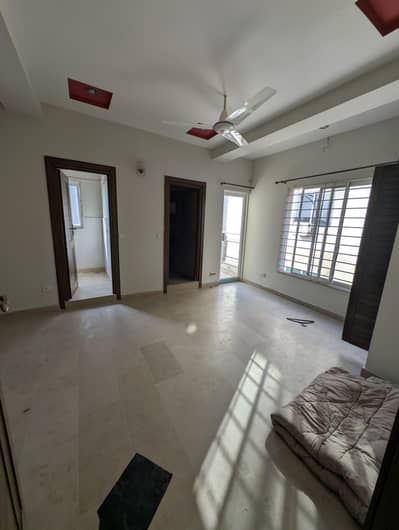2bed unfurnished apartment available monthly rent in ISLAMABAD E11 2 medical society