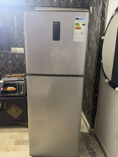 Changhong Ruba ka double door refrigerator sale ke liye available hai