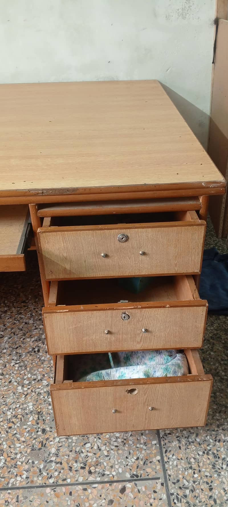 OFFICE TABLE 2