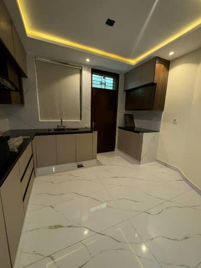 1 Kanal Full Hous Available For Rent New Type Pcsir Society Ph2 Block B Wat 30kv Solar System