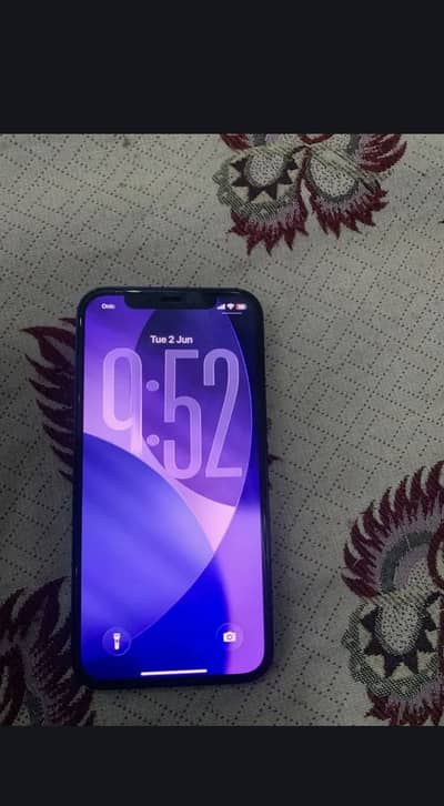 Apple iPhone 12