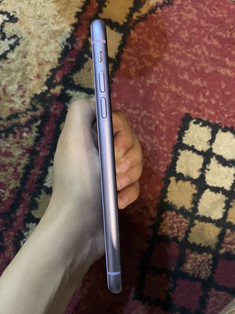 Apple iPhone 11 3