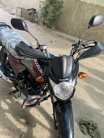 Suzuki GR150 2025