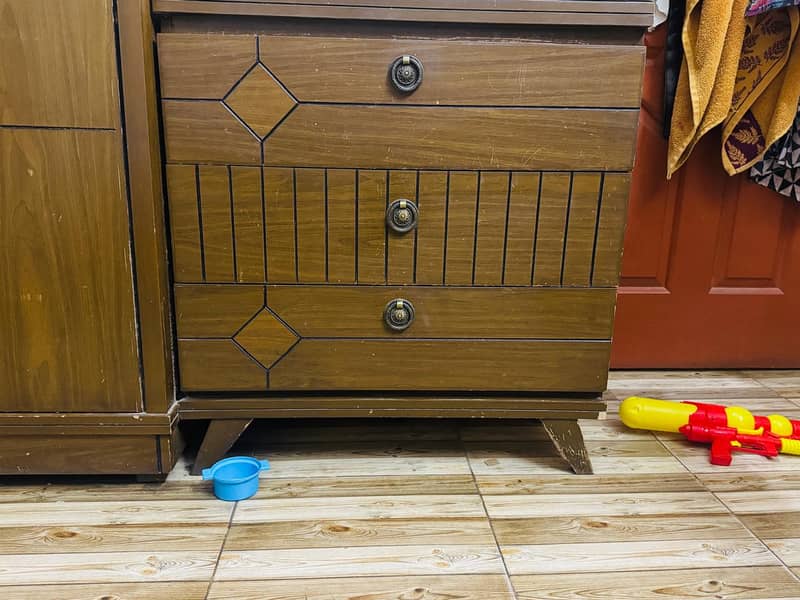 Dressing table 0