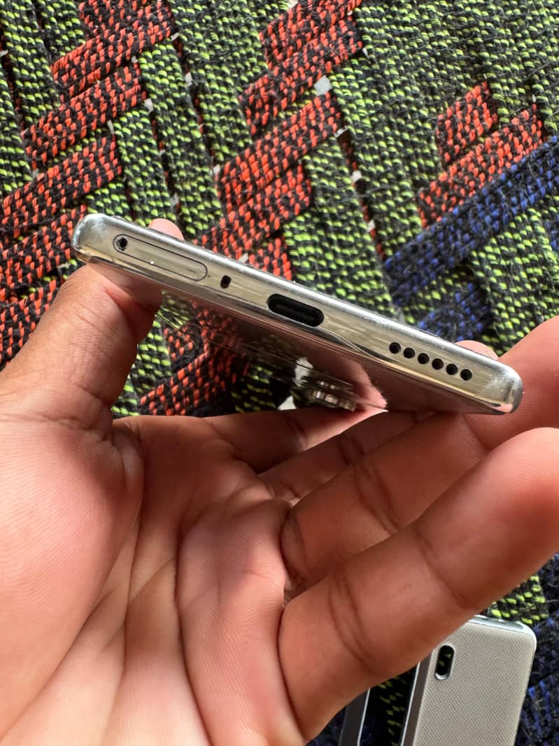 Tecno CAMON 40 Pro 4