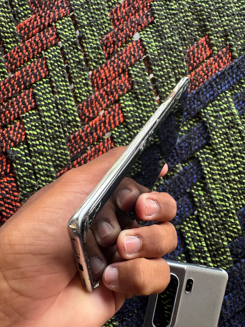 Tecno CAMON 40 Pro 5