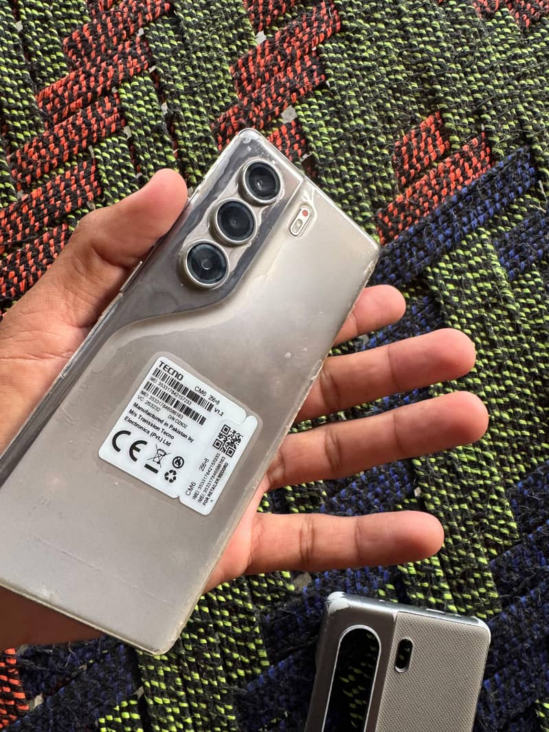 Tecno CAMON 40 Pro 6