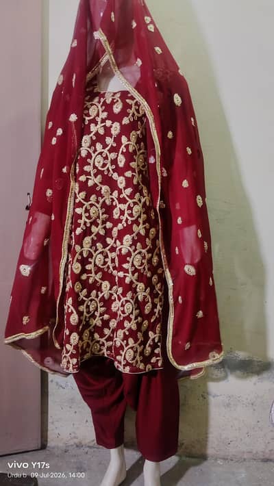 Beautiful fancy dresses and maxi sizes available start price 3000