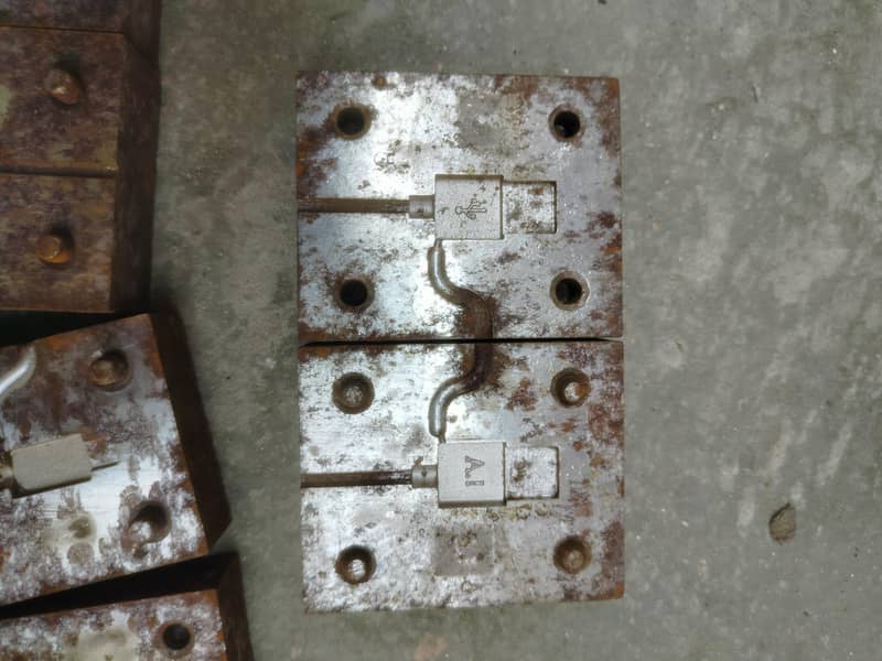 data cable molding machine 5