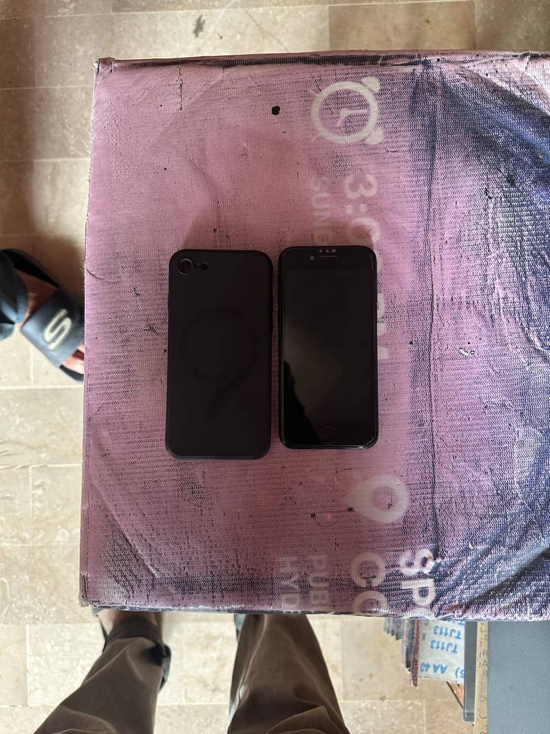 Apple iPhone SE 0